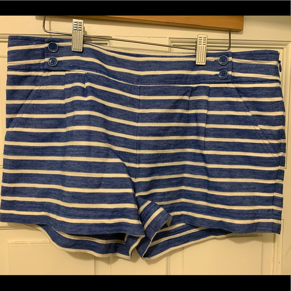 Vineyard Vines Shorts Size 10